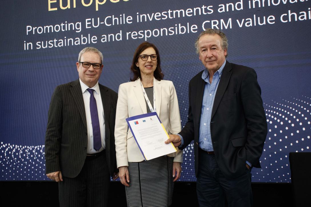 Chile and European Union Launch Monitoring System Project for Andean Salt Flats in South America